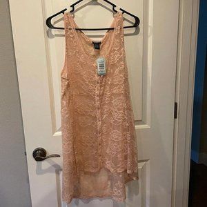 NWT Torrid blush‎ lace high-low top